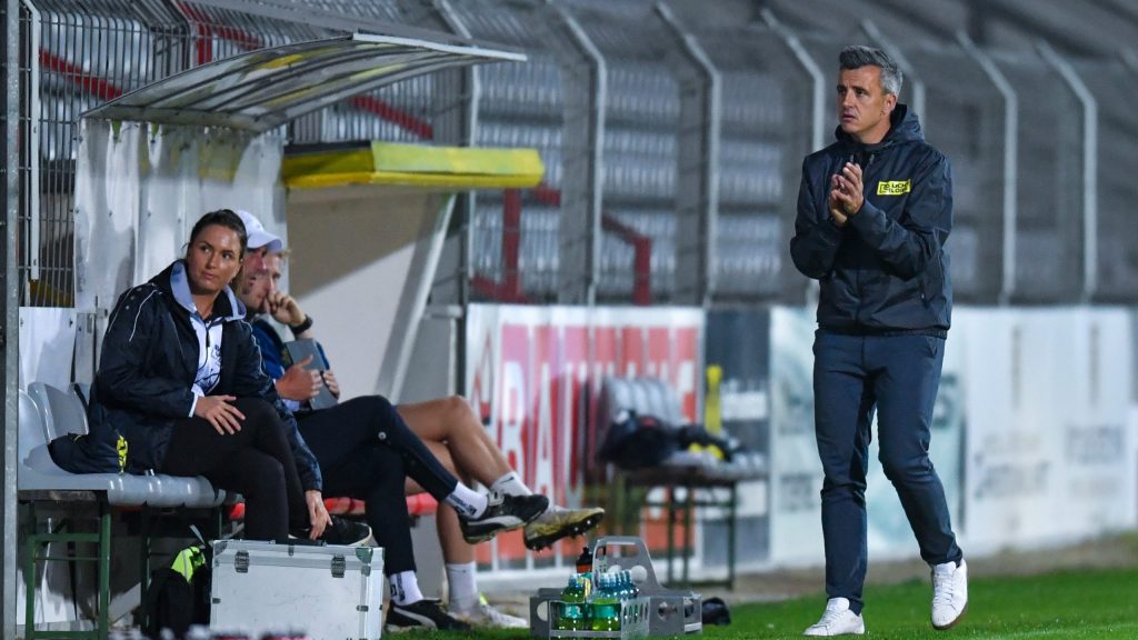 STEYR,AUSTRIA,17.JUL.20 - SOCCER - HPYBET 2. Liga, Vorwaerts Steyr vs SV Lafnitz. Image shows head coach Philipp Semlic (Lafnitz). Photo: GEPA pictures/ Christian Moser